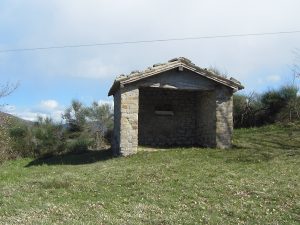 Edicola votiva posta tra San Lorenzo e San Marco in Colpolina (Fiastra)